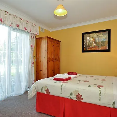 Pensión Augusta Westport